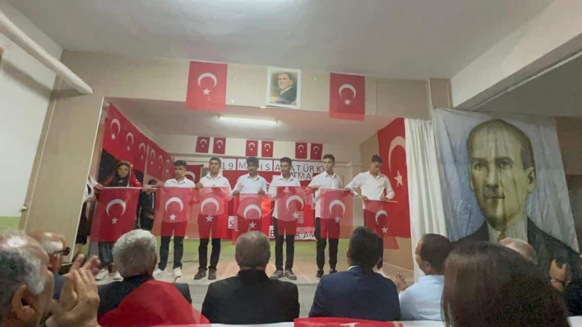 19 Mayıs Atatürk'ü Anma Gençlik ve Spor Bayramı Okulumuzda Coşkuyla Kutlandı.